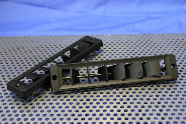 AURORA Thin Louver Düse Schwarz – Luftstromkontrolle für Profis AURORA Thin Louver Düse Schwarz – Luftstromkontrolle für Profis