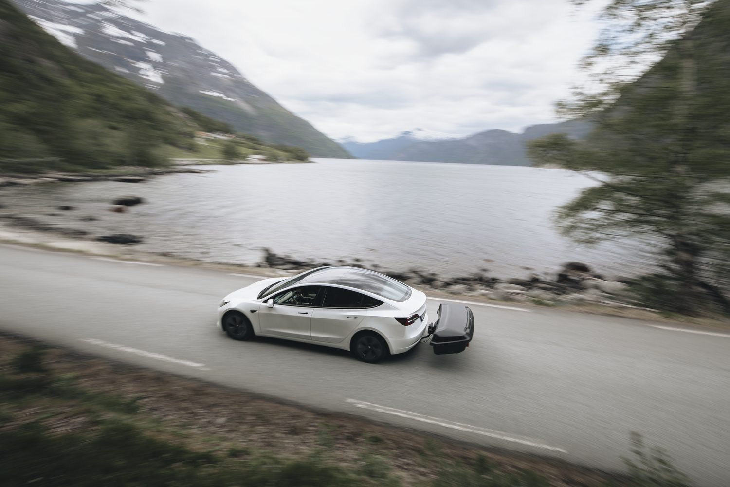 906200_5CBe6IMMUFkNo9